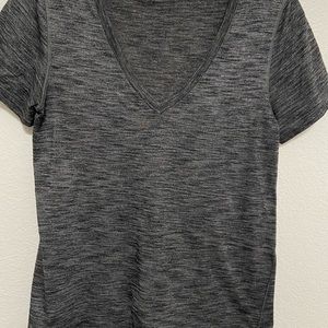 Lululemon v neck size 8